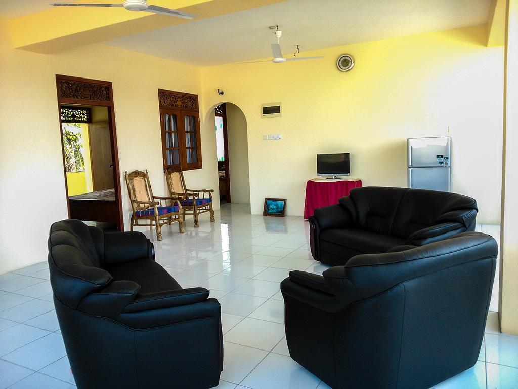Randhi La Beach View Lounge Hikkaduwa Exterior photo