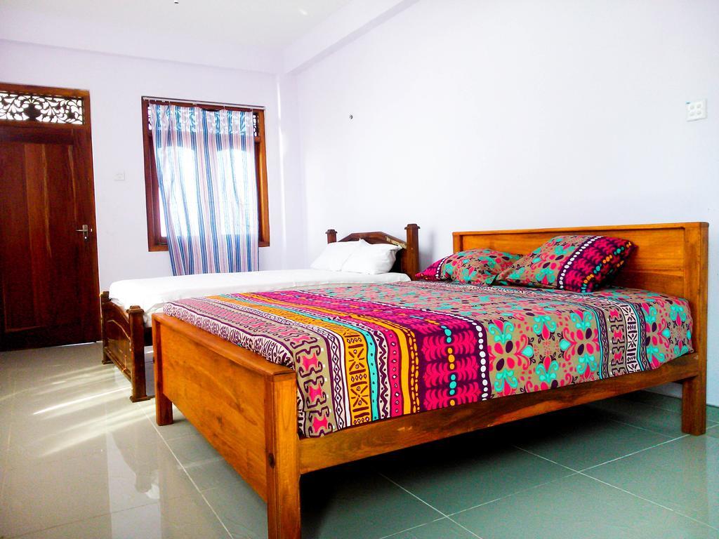 Randhi La Beach View Lounge Hikkaduwa Exterior photo