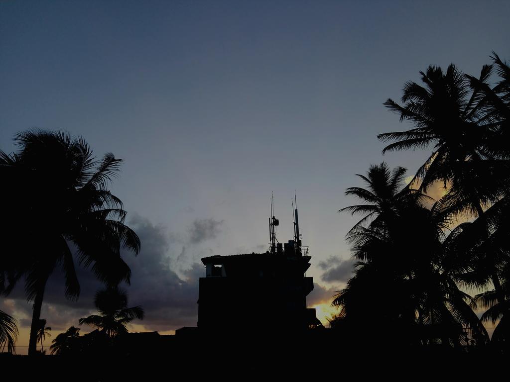 Randhi La Beach View Lounge Hikkaduwa Exterior photo