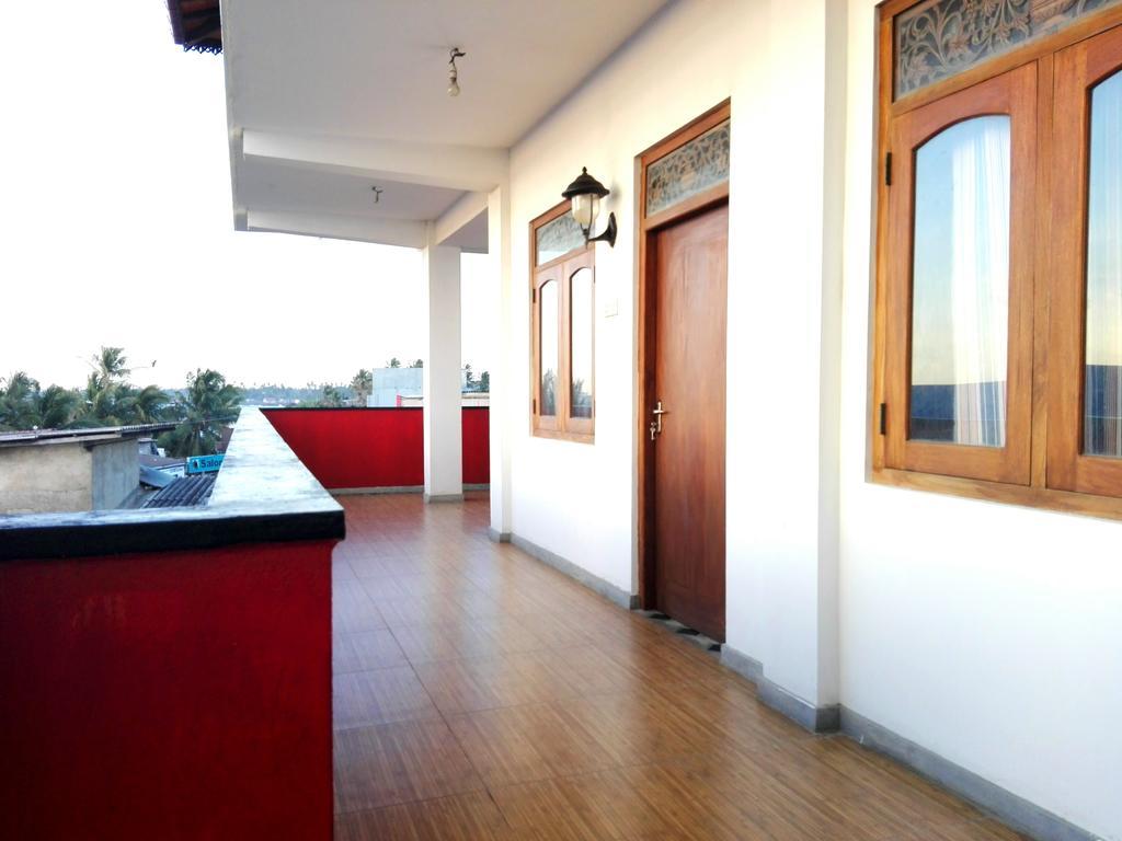 Randhi La Beach View Lounge Hikkaduwa Exterior photo