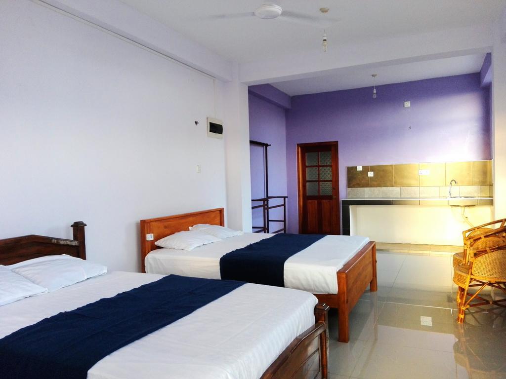 Randhi La Beach View Lounge Hikkaduwa Exterior photo