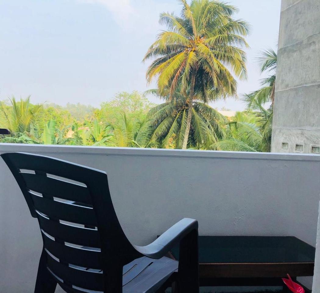Randhi La Beach View Lounge Hikkaduwa Exterior photo